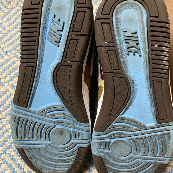 Nike Women's Court Force Hi Premium barely worn! - Picture 6 of 6